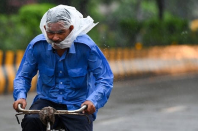 IMD Issues Red Alert for Uttarakhand; Delhi to Experience Cloudy Skies This Week