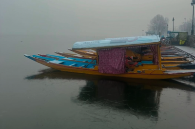 Weather Update: Himachal and Kashmir Freeze Under Cold Wave; Delhi Receives Rain