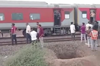 Tragic Chain-Pulling Incident Leads to Deadly Rail Accident in Jalgaon