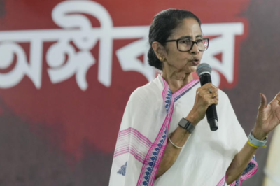 Mamata Banerjee Hits Back at PM Modi Over President Row, Says “He Insulted Her First”