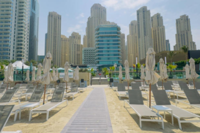 Dubai’s Luxury Beaches Fall Silent: Why Sun Loungers and Pools Are Suddenly Empty